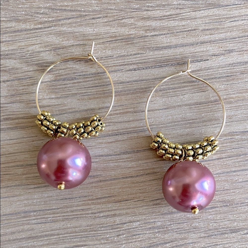 HAND CRAFTED HOOP EARRINGS Mauve Faux Pearls Gold Plated Daisy Rondelles